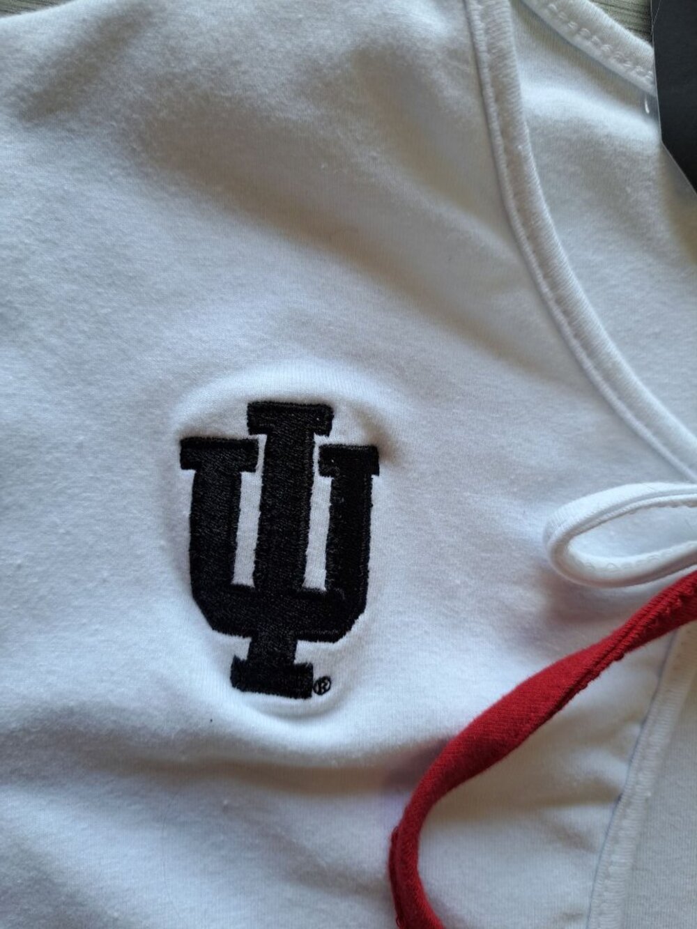 NEW IU Half-Red Half-White Crop Top XL Hype And Vice Front Tie Hoosiers College - Picture 3 of 8